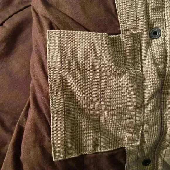 Tommy Hilfiger quilted vest for cold weather. - Picture 5 of 6